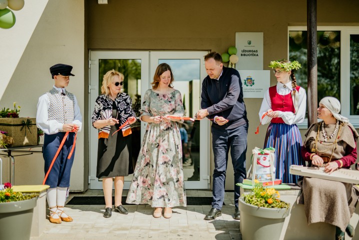 Lēdurgas bibliotēka